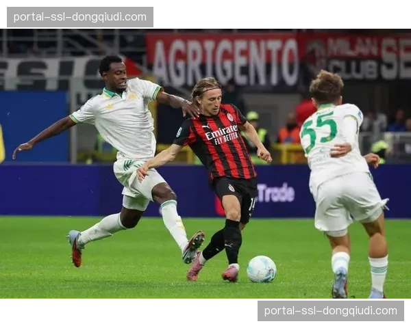 AC米兰1-3不敌罗马，迪巴拉传射，红黑军团遭遇联赛三连败