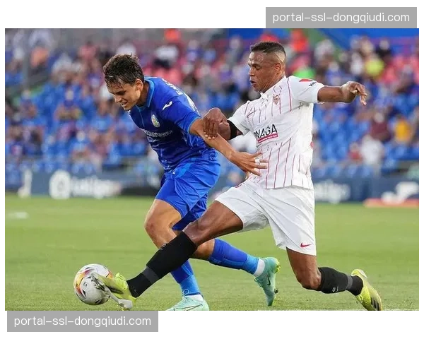 塞维利亚2-1逆转塞尔塔，恩-内斯里梅开二度