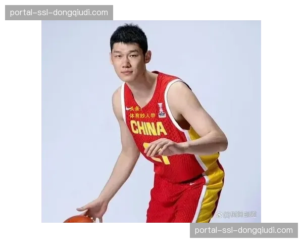 CBA全明星球员胡金秋、赵继伟为特殊学校学生带来篮球训练课程